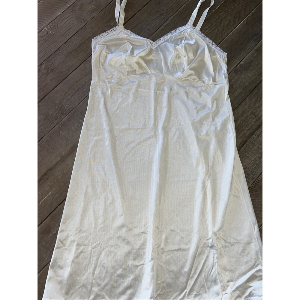 Vintage Komar Lace-Trimmed Full Slip Dress | Cream/Champagne | Size 40 Average
